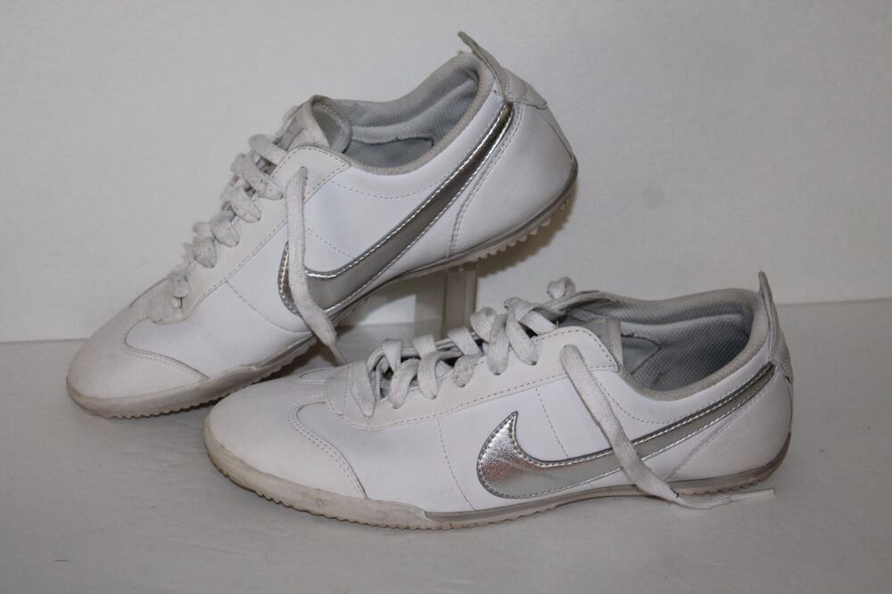 Nike Five Kay Trainers / Running Shoes, #454408-101, Wht/Slvr, Womens US Size 9